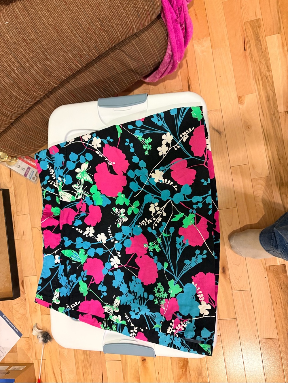 Vibrant Floral mini skirt with built in shorts Sz 6